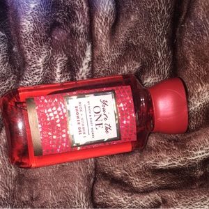 You’re the ONE shower gel, it’s a mini bottle, it was never used